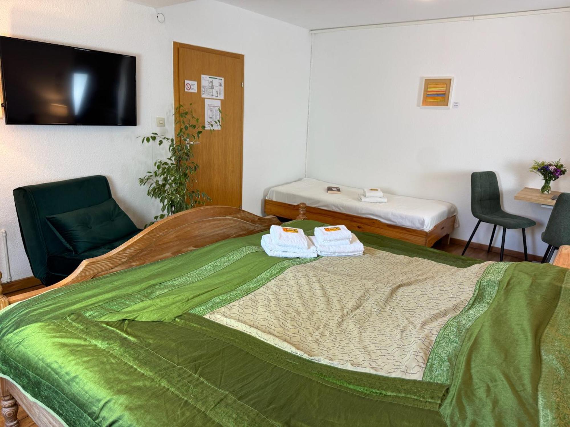 Classic Dreibettzimmer